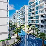 Large Luxury, Pool View, Grand Avenue, Pattaya E202