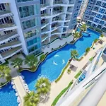 Large Luxury, Pool View, Grand Avenue, Pattaya E202