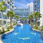 Large Luxury, Pool View, Grand Avenue, Pattaya E202