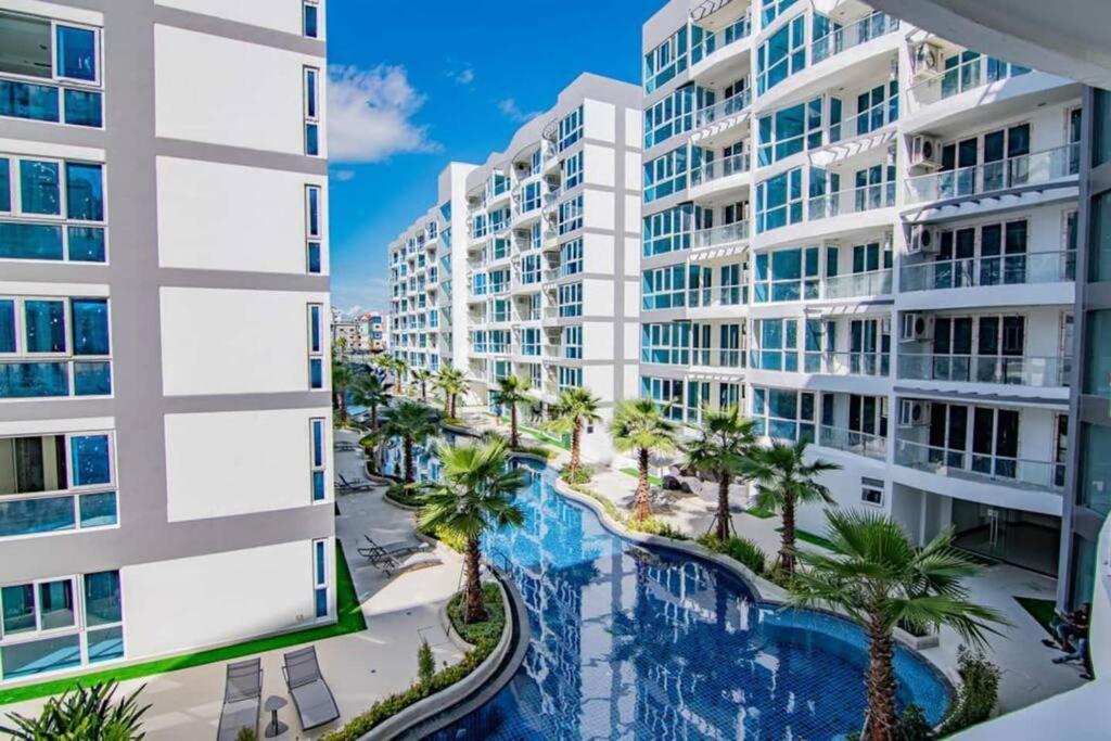 Large Luxury, Pool View, Grand Avenue, E202 Appartement Pattaya